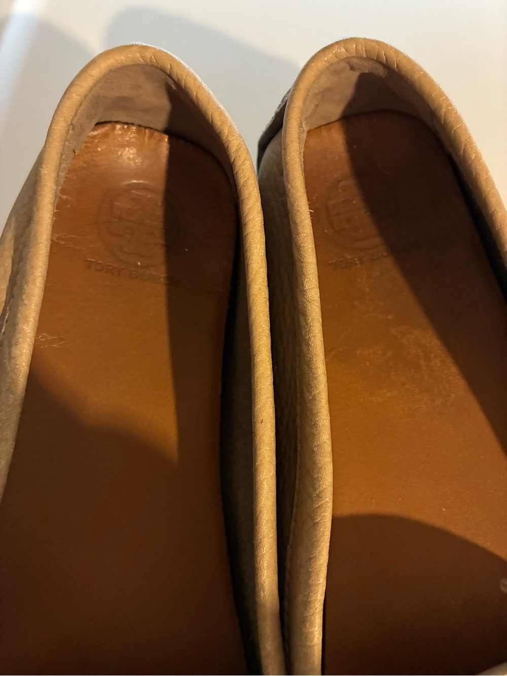 Tory Burch Tan Leather Logo Driving Loafers - Picture 3 of 6